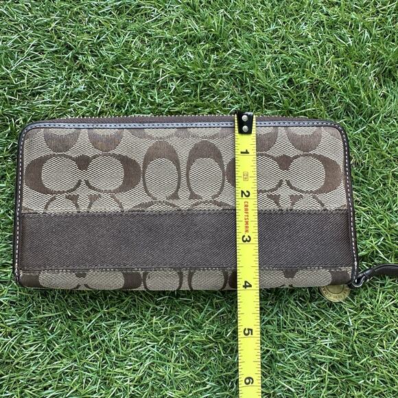 Coach‎ Brown Signature Lurex Stripe Legacy Accordion Zipper Wallet F0742-40753 - Picture 10 of 10